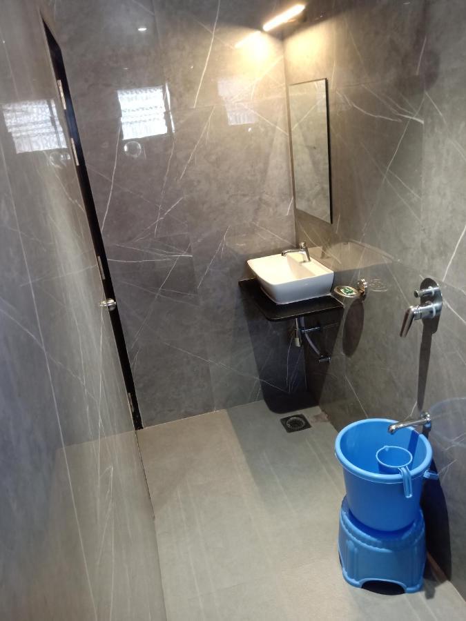 Hotel Suvarnam Residency Ахмаднагар Екстериор снимка
